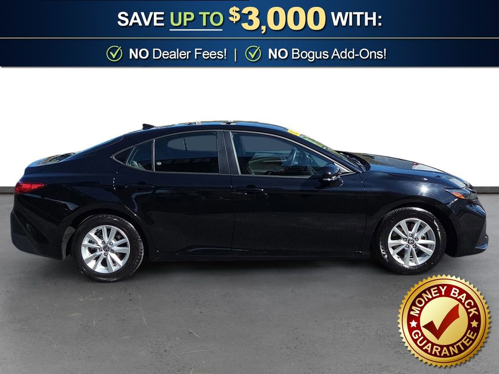Used 2025 Toyota Camry LE image 9