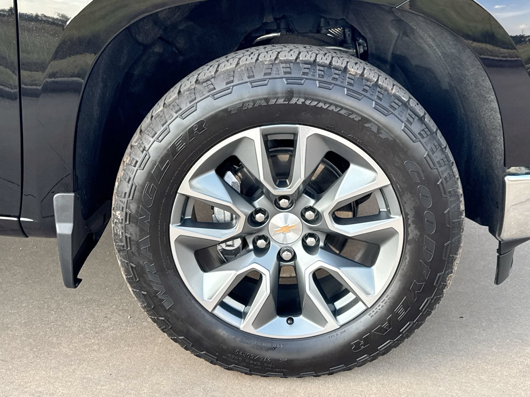Used 2026 Chevrolet Silverado 1500 LT w/ LPO, Liner Protection Package RWD image 10