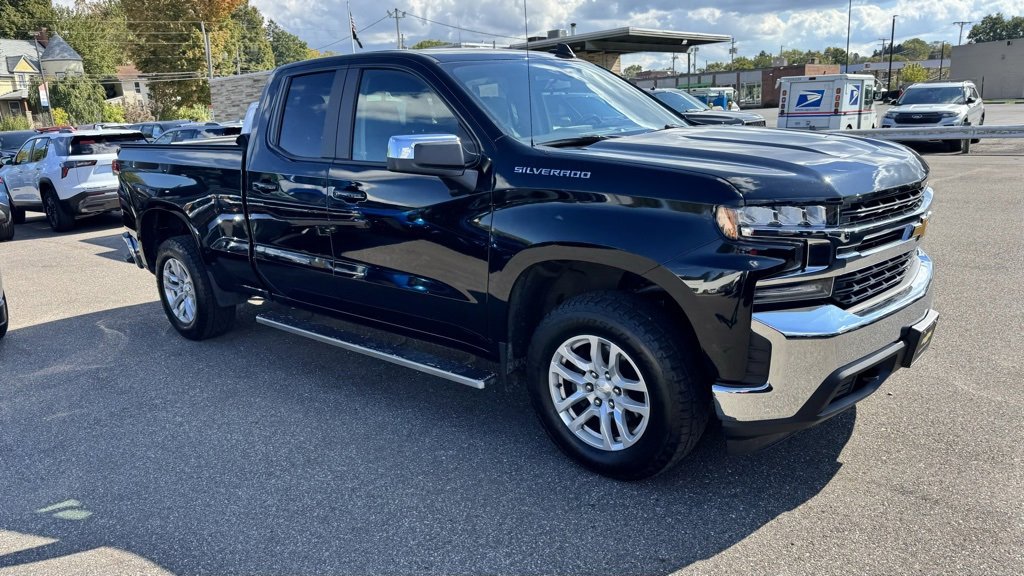 Used 2020 Chevrolet Silverado 1500 LT w/ All-Star Edition image 2