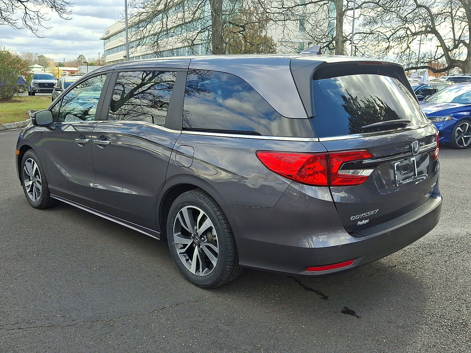 Certified 2024 Honda Odyssey Touring image 4