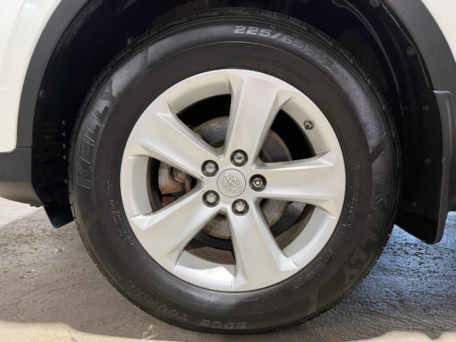 Used 2014 Toyota RAV4 XLE AWD/4WD image 18