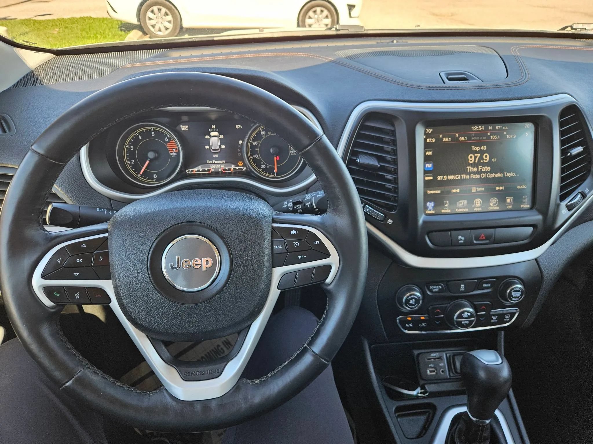 Used 2018 Jeep Cherokee Limited FWD image 20