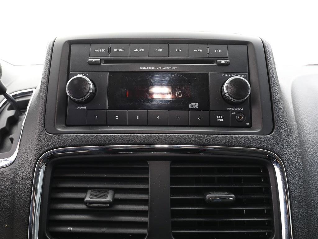 Used 2017 Dodge Grand Caravan SE FWD image 16