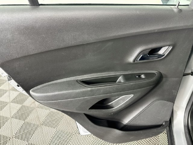 Used 2019 Chevrolet Trax LS FWD image 21