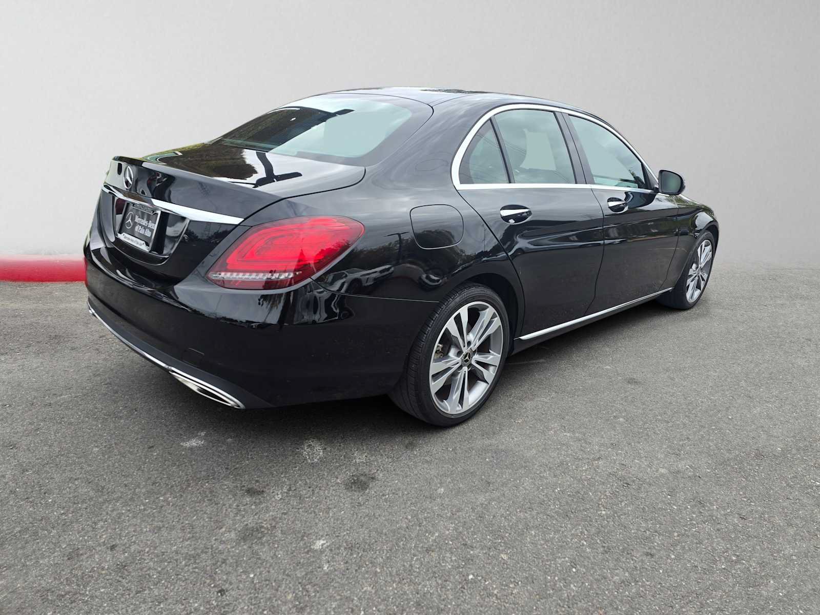 Used 2020 Mercedes-Benz C 300 Sedan image 3