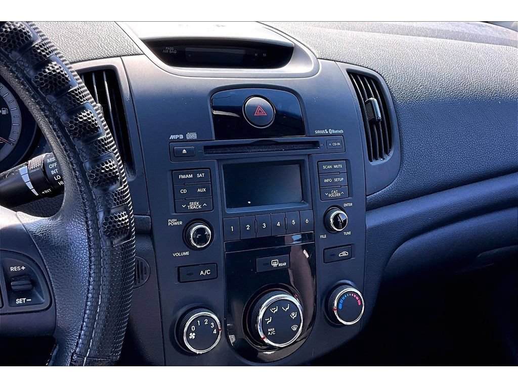 Used 2012 Kia Forte EX w/ Premium Pkg FWD image 9