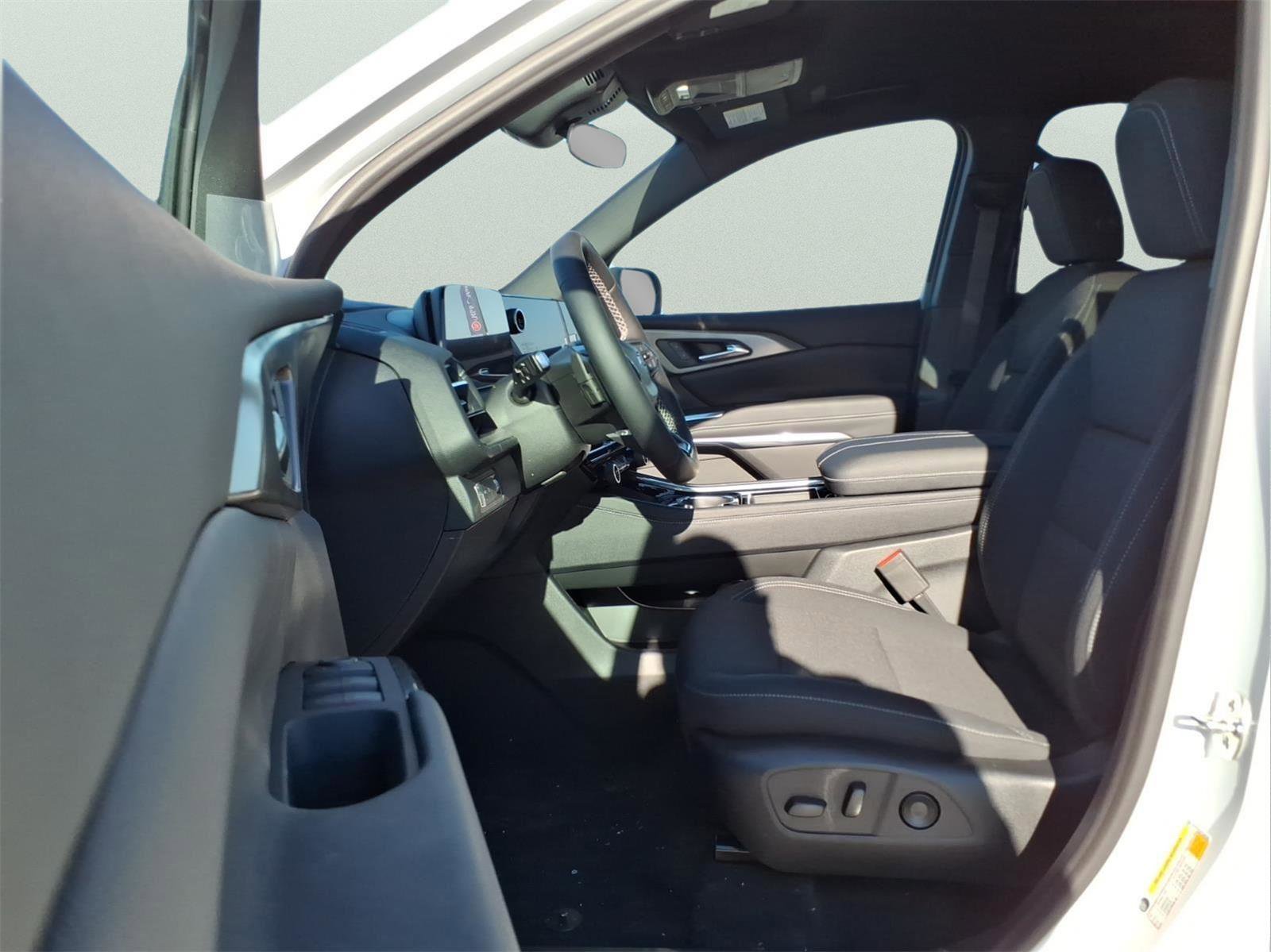 New 2026 Chevrolet Traverse LT image 16