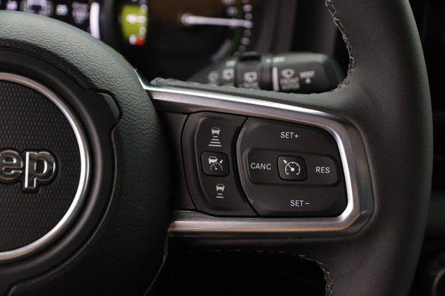 Used 2025 Jeep Wrangler Unlimited Sahara AWD/4WD image 12