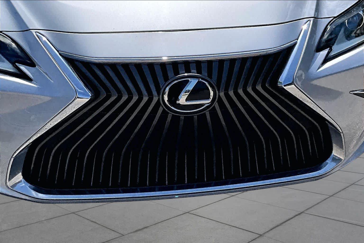Used 2019 Lexus ES 350 w/ Premium Package FWD image 30