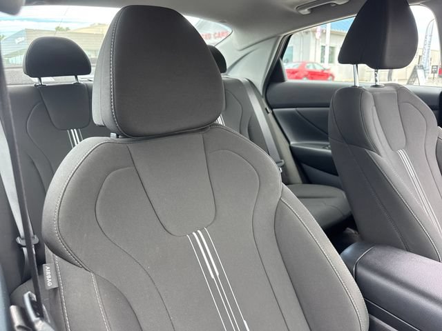 Used 2025 Hyundai Elantra SEL FWD image 26