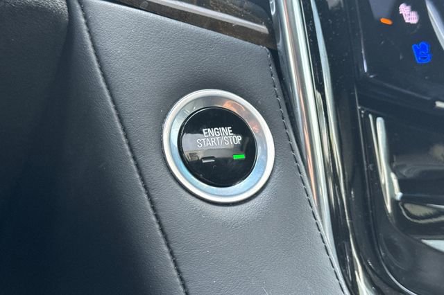 Used 2017 Cadillac Escalade Platinum image 24