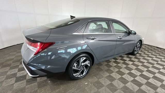 Certified 2024 Hyundai Elantra SEL w/ Convenience Package FWD image 2