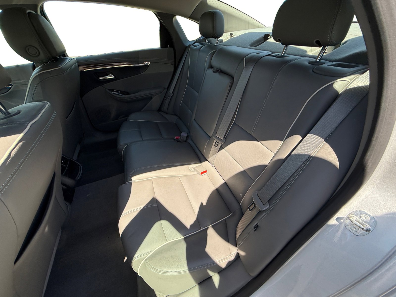 Used 2014 Chevrolet Impala LTZ FWD image 16