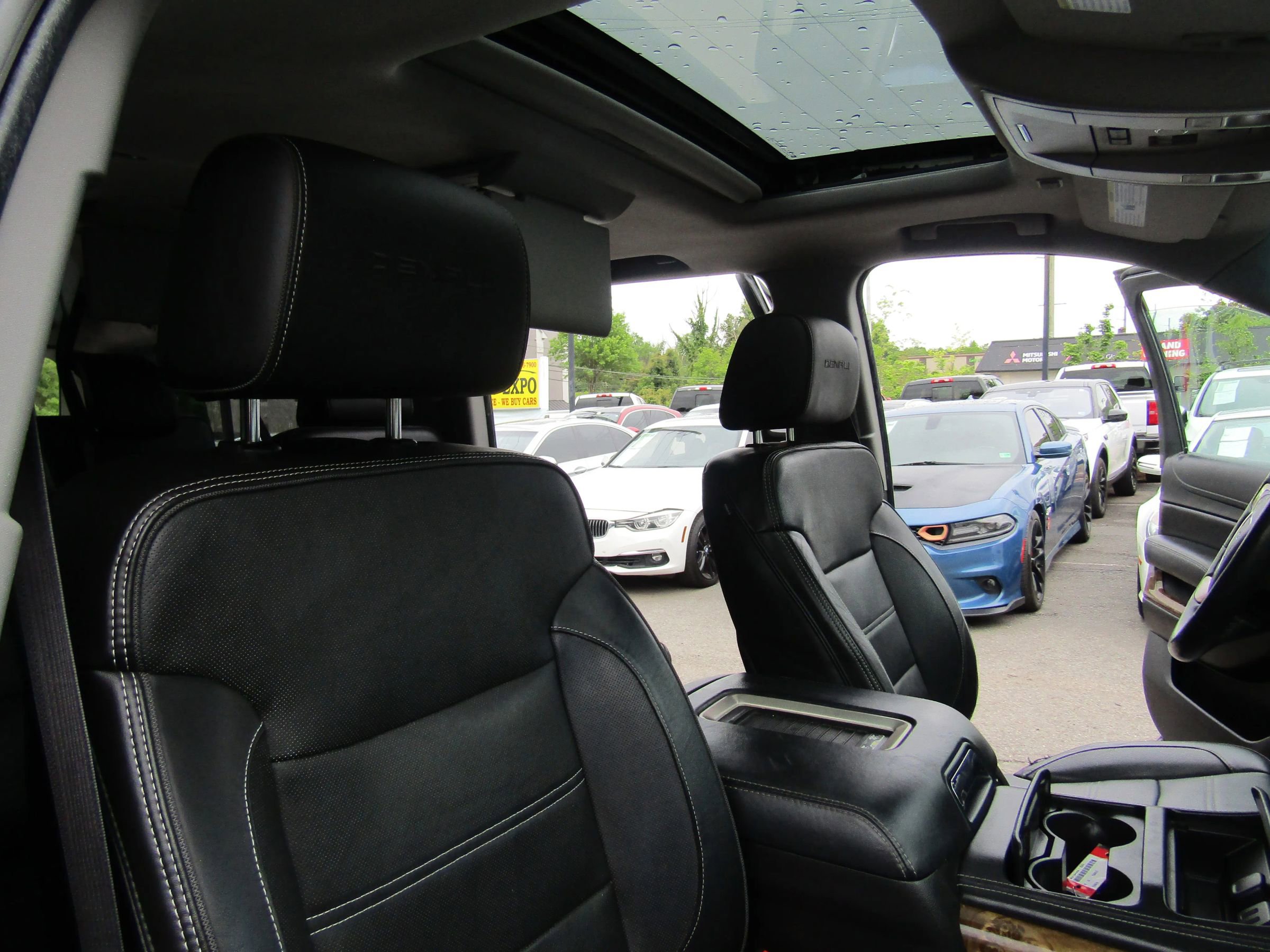 Used 2016 GMC Yukon XL Denali w/ Open Road Package AWD/4WD image 18