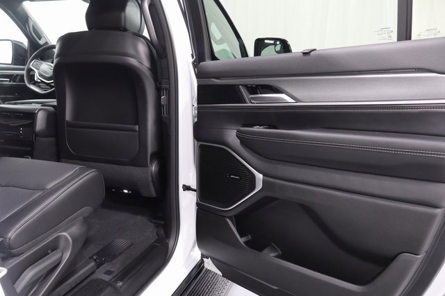 New 2025 Jeep Wagoneer Series II image 16