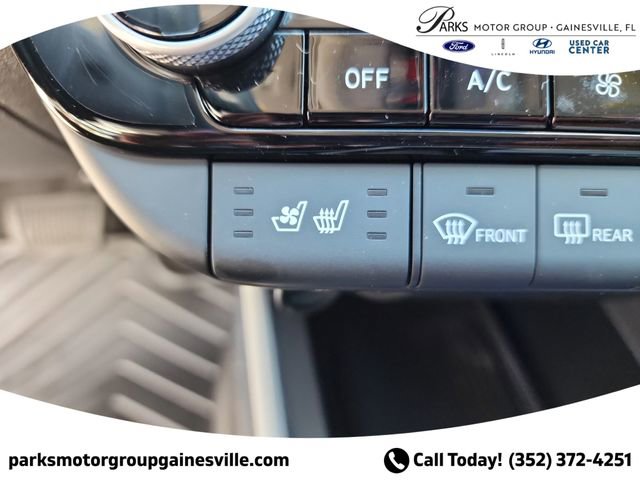 New 2025 Hyundai Elantra Limited image 25