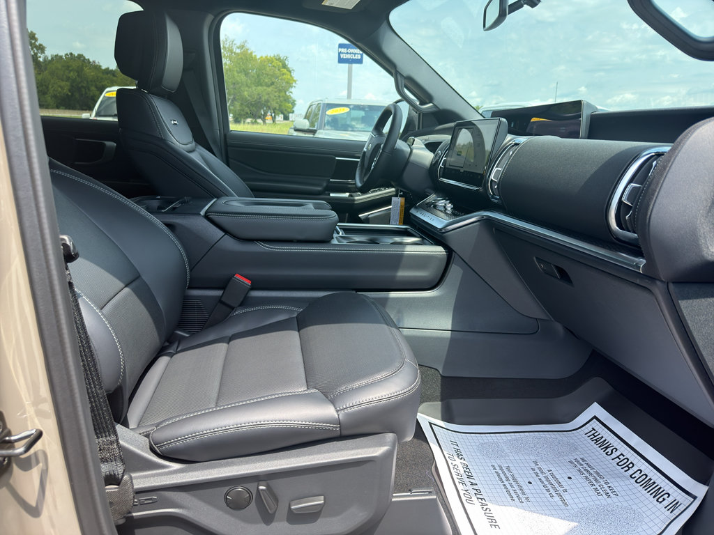 New 2027 Ford Expedition Platinum w/ Stealth Performance Package AWD/4WD image 20