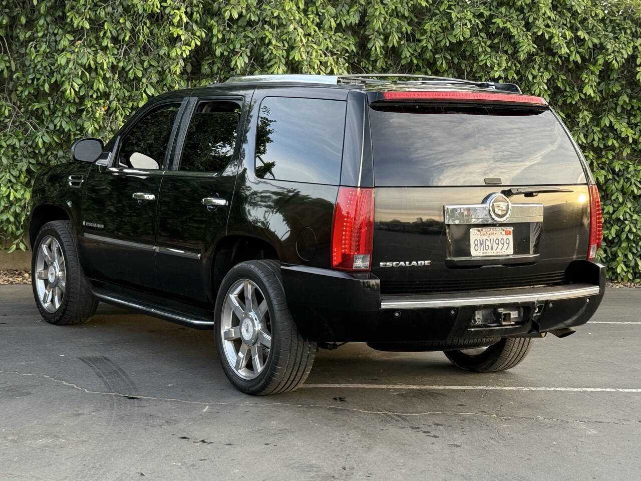 Used 2007 Cadillac Escalade AWD w/ Information Package image 4