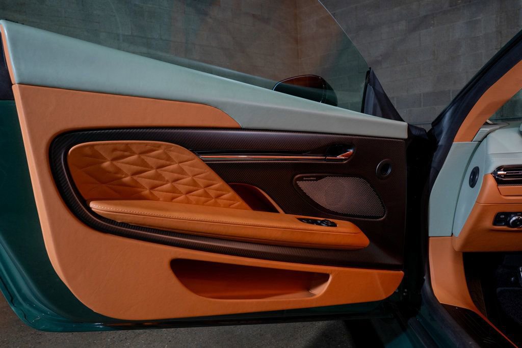 Used 2024 Aston Martin DB12 Coupe image 27