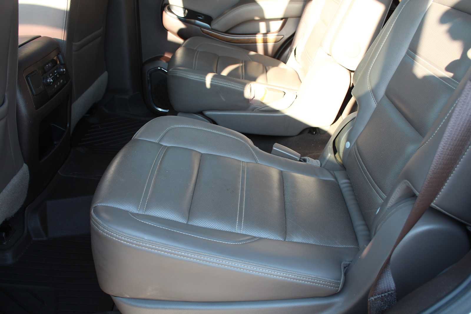 Used 2020 GMC Yukon Denali w/ Open Road Package AWD/4WD image 25