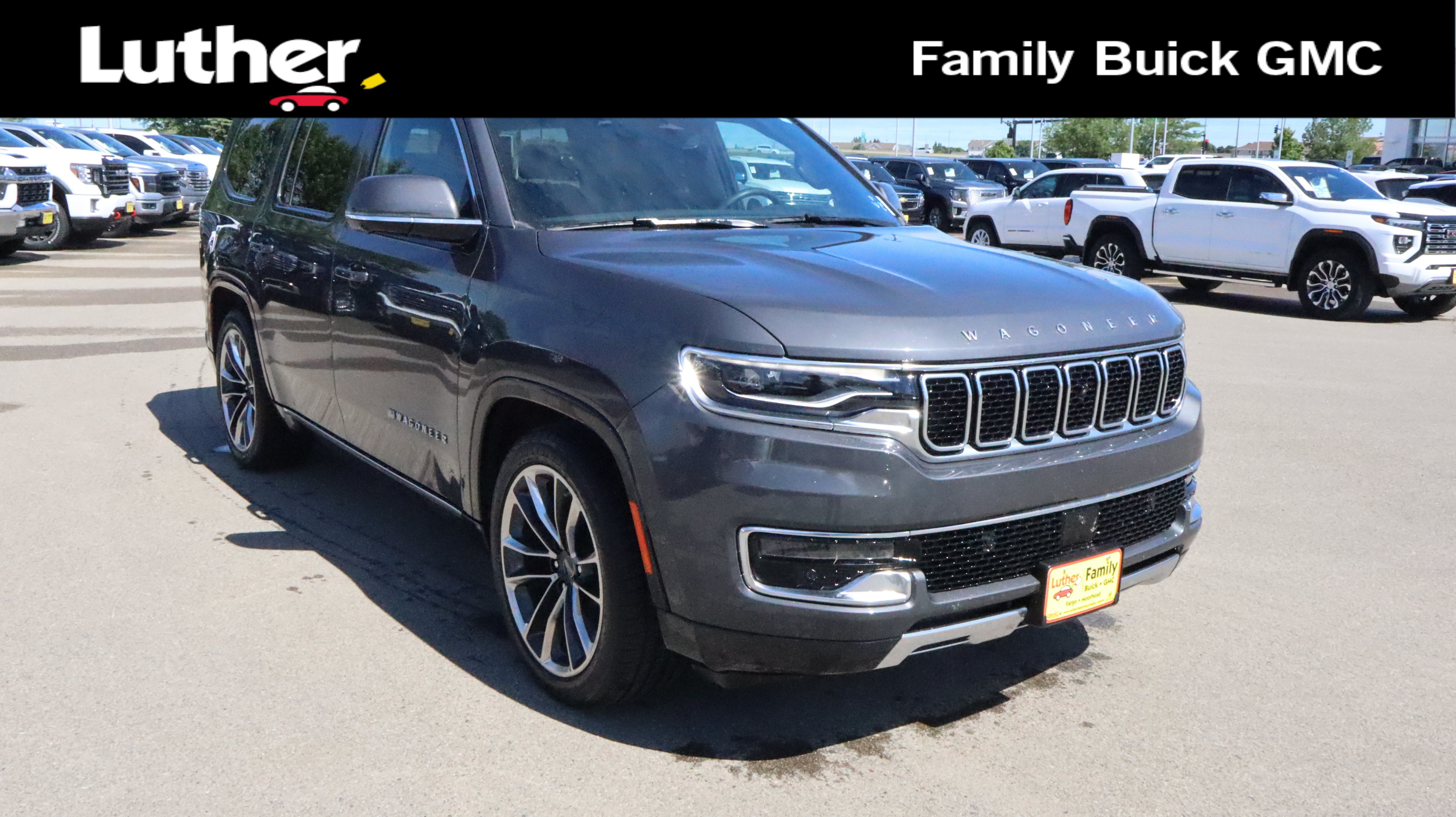 Used 2022 Jeep Wagoneer Series III w/ Premium Group I AWD/4WD image 1