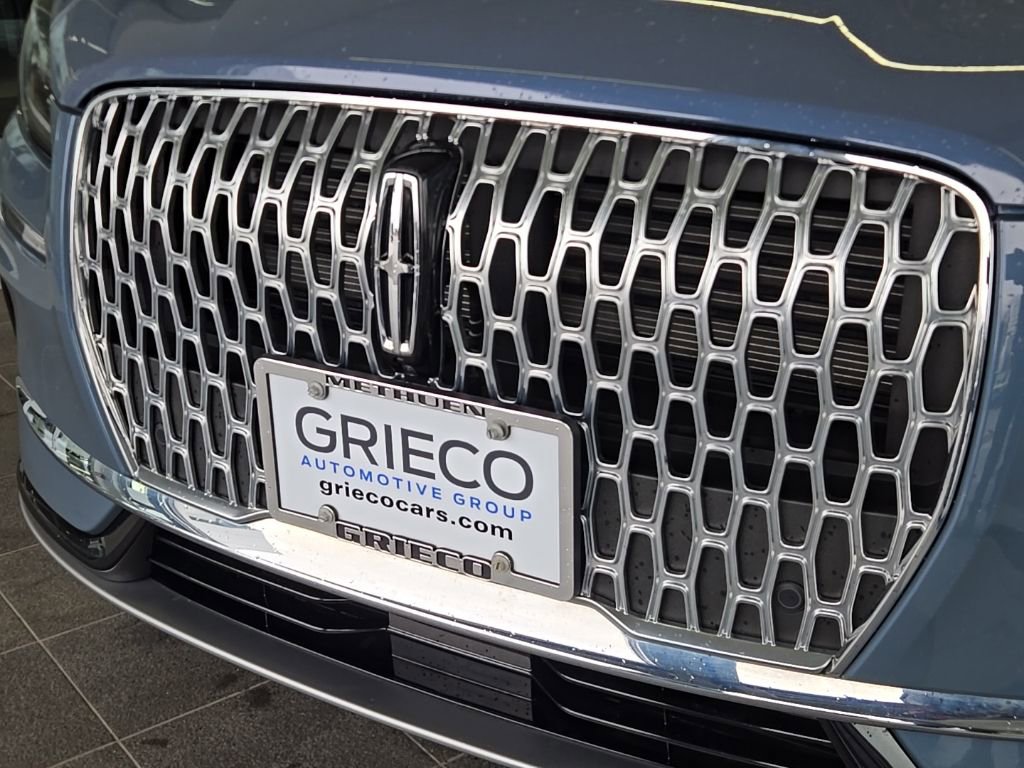 Used 2023 Lincoln Corsair AWD w/ Equipment Group 101A image 3