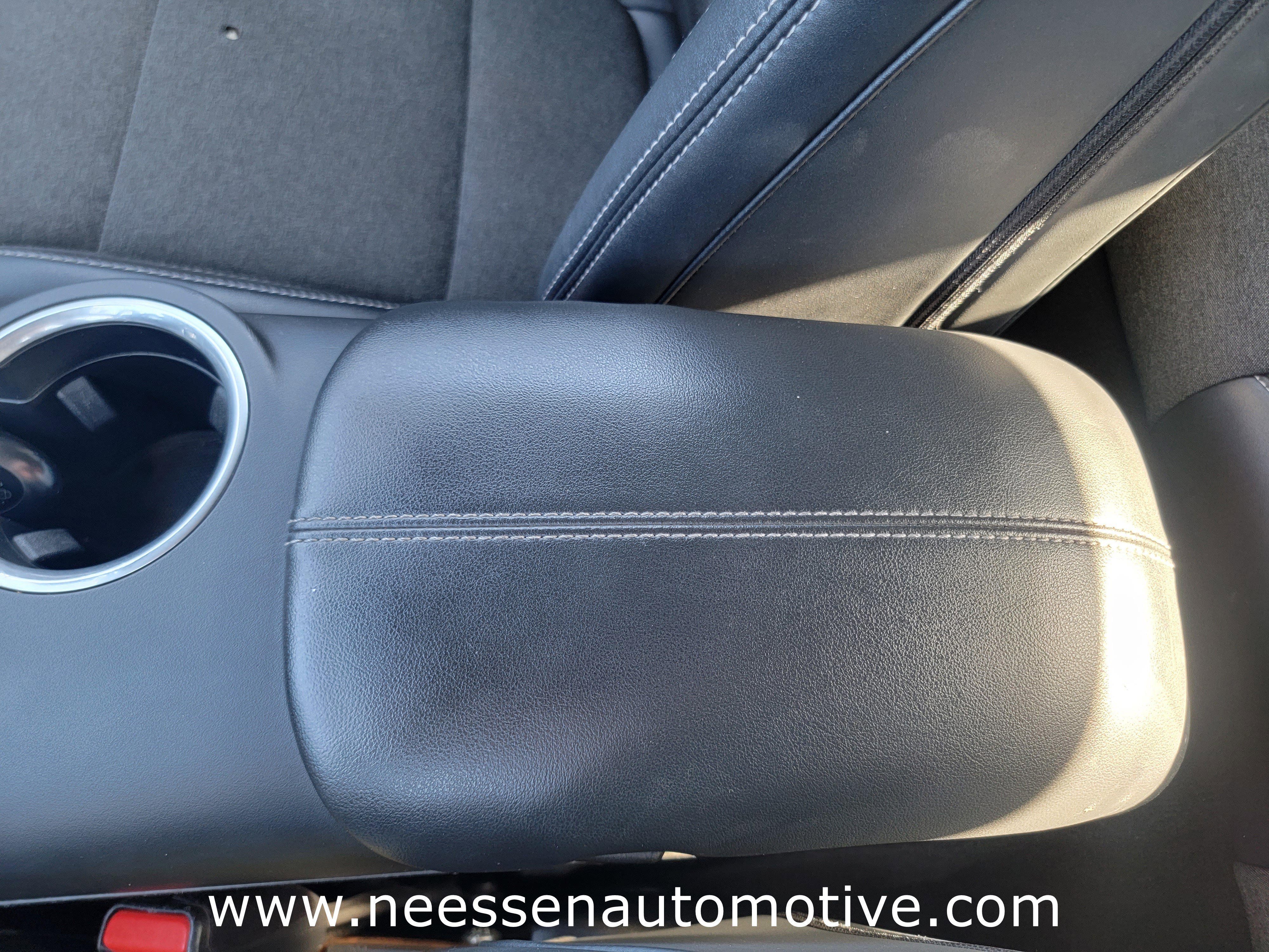 Used 2024 Ford Mustang Convertible image 28