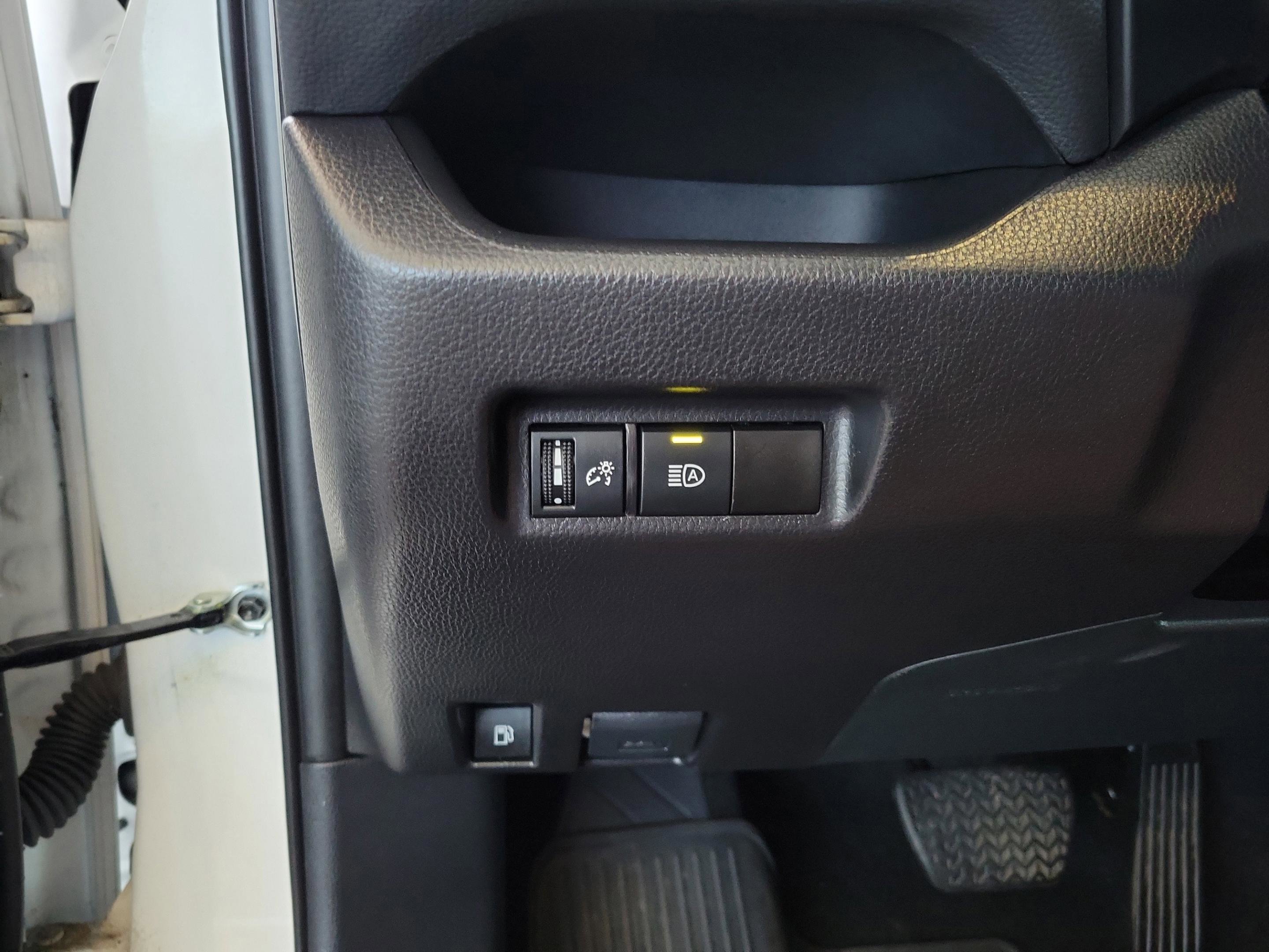 Certified 2025 Toyota RAV4 LE image 23