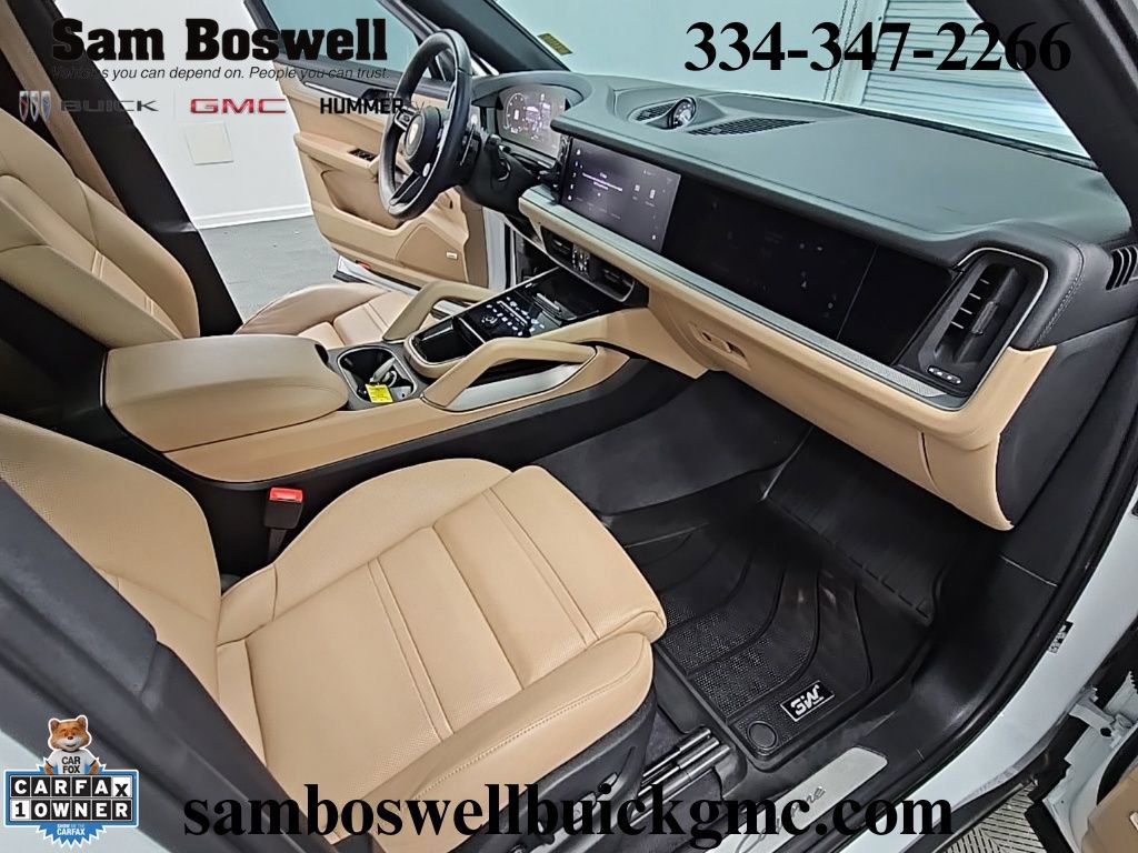 Used 2025 Porsche Cayenne Coupe image 39
