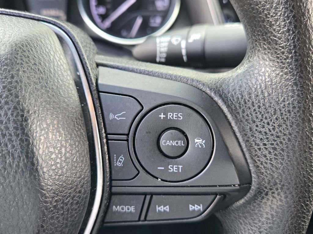 Used 2018 Toyota Camry LE FWD image 24