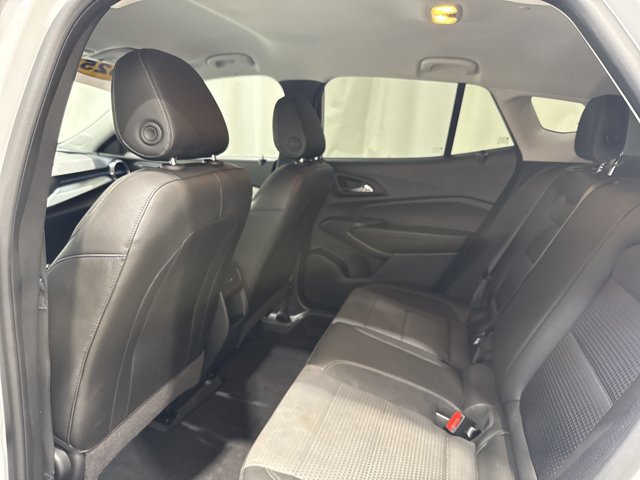 Used 2025 Chevrolet Trax LT w/ Driver Confidence Package FWD image 14