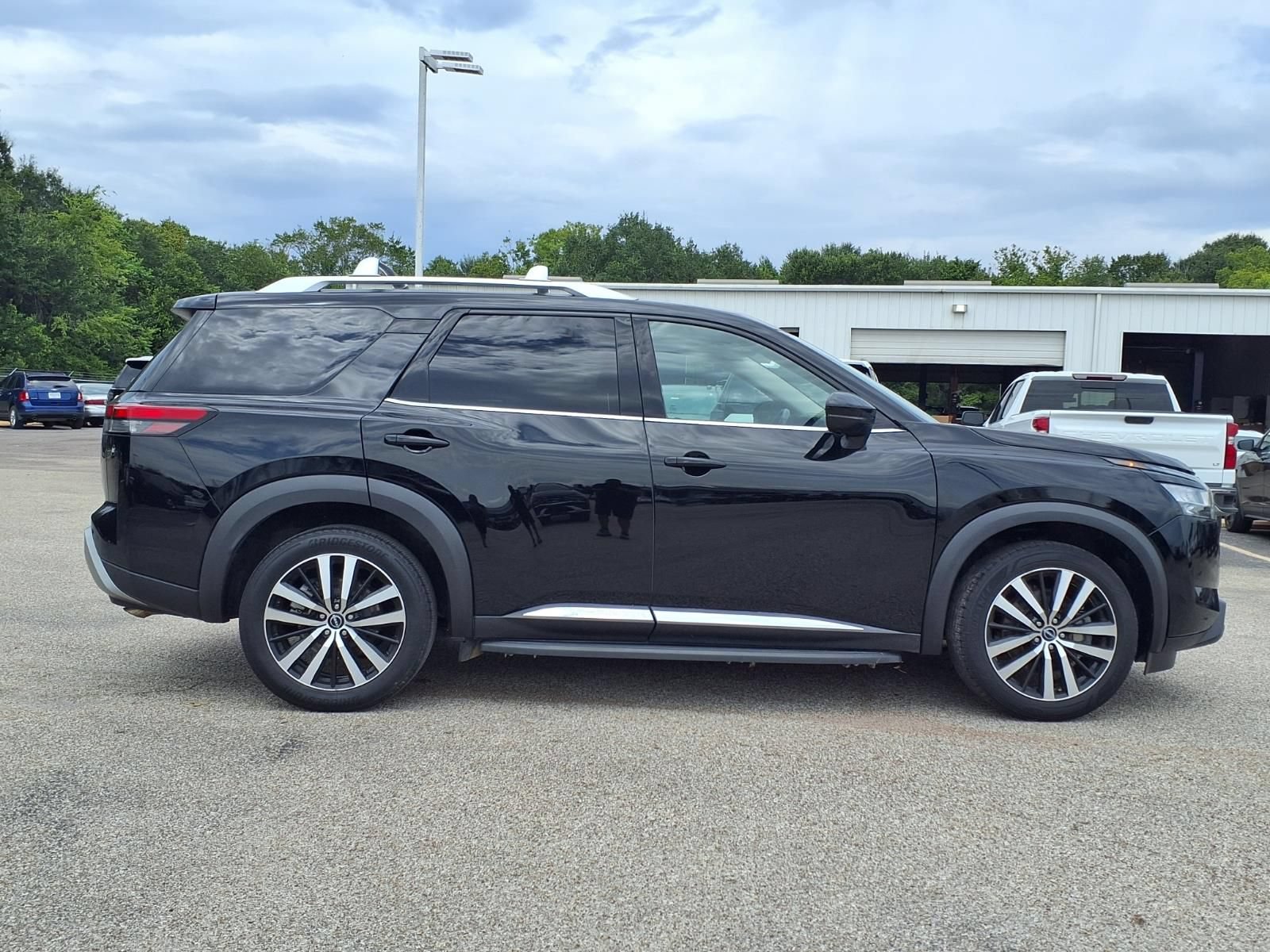 Used 2023 Nissan Pathfinder Platinum AWD/4WD image 21