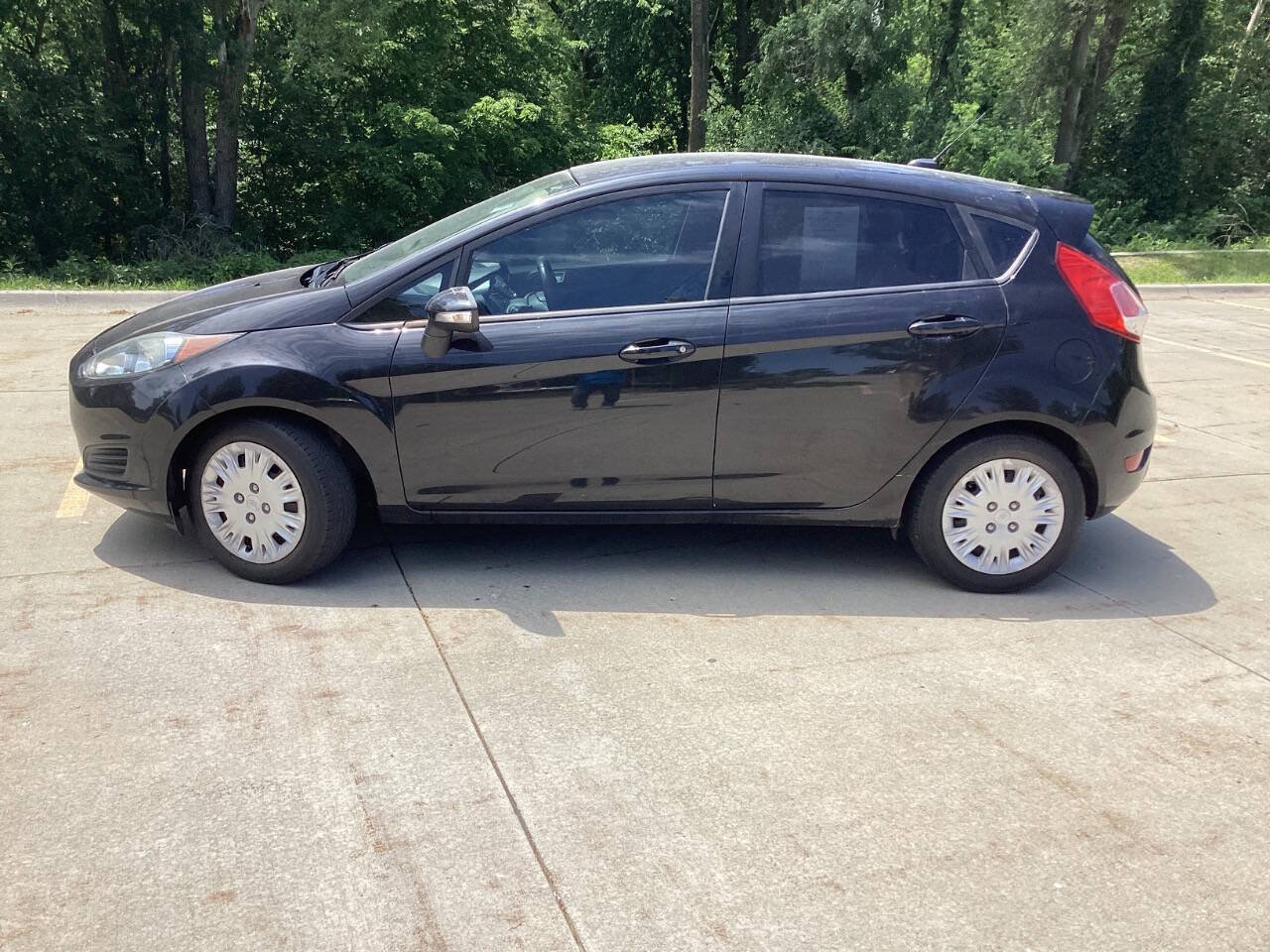 Used 2014 Ford Fiesta SE FWD image 6