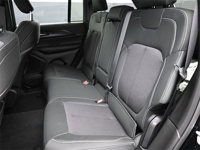 New 2025 Jeep Grand Cherokee Laredo X w/ Luxury Tech Group I image 16