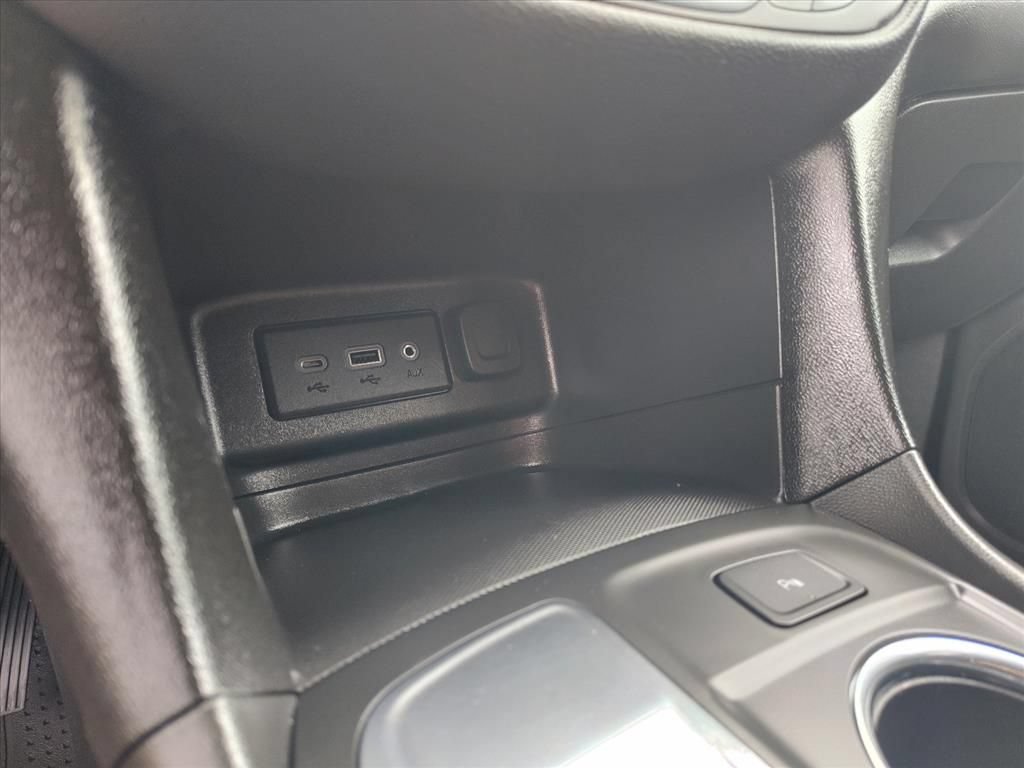 Used 2023 Chevrolet Equinox LT FWD image 22