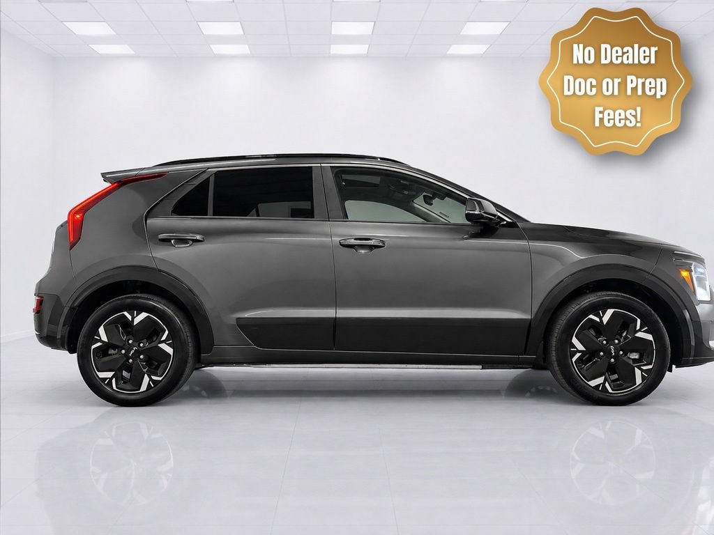 Used 2024 Kia Niro Wave w/ Wave Preserve Package FWD image 2
