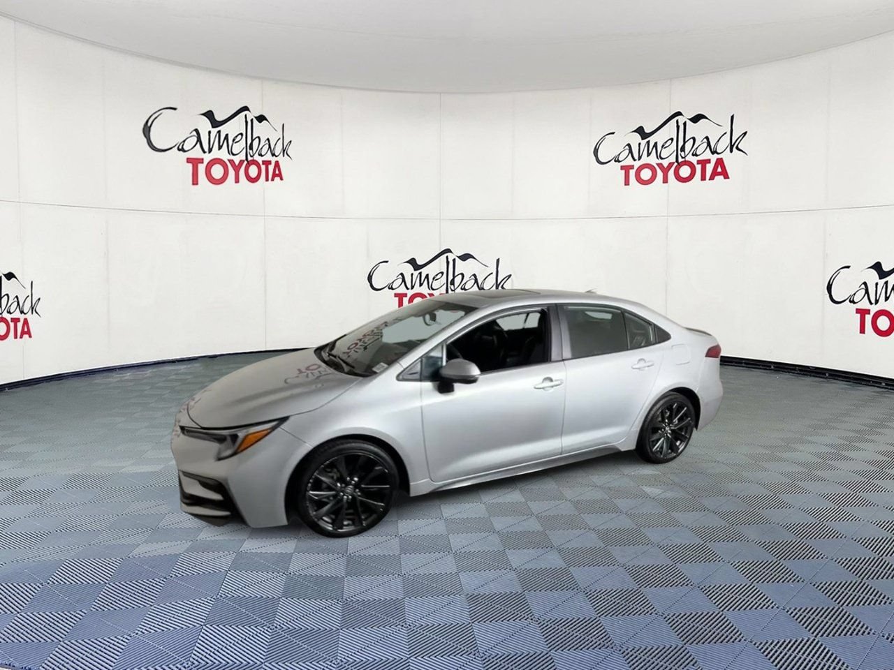 Used 2024 Toyota Corolla XSE FWD image 7