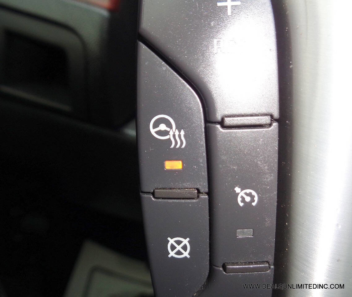 Used 2012 Cadillac Escalade Luxury image 12