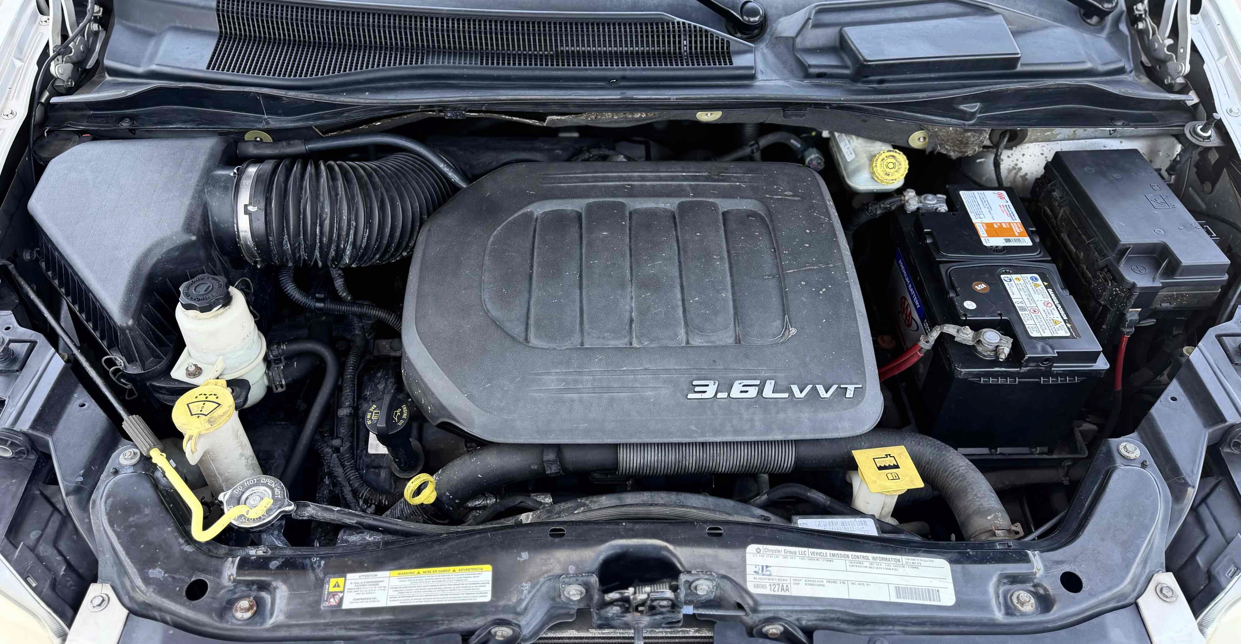 Used 2011 Chrysler Town & Country Touring-L w/ Entertainment Group #2 FWD image 39