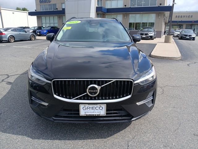 Used 2022 Volvo XC60 B5 Momentum w/ Advanced Package image 2