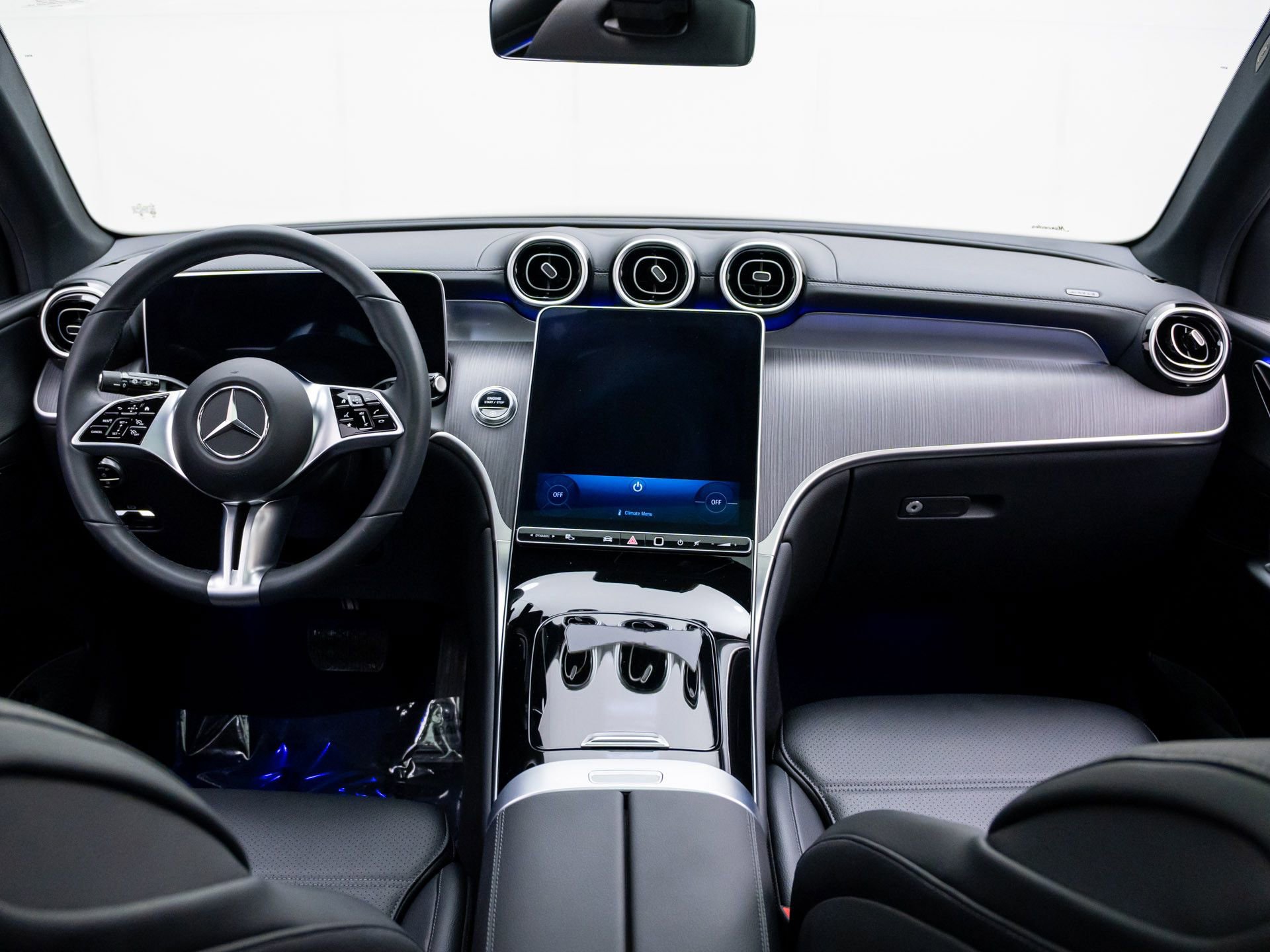 Used 2024 Mercedes-Benz GLC 300 4MATIC image 10