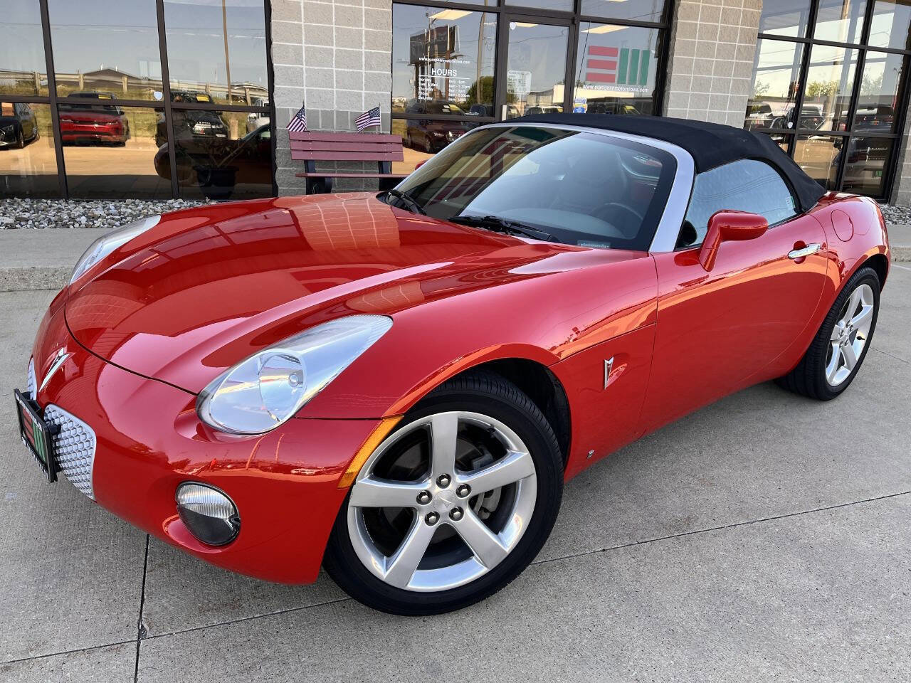 Used 2006 Pontiac Solstice Convertible w/ Premium Package RWD image 7