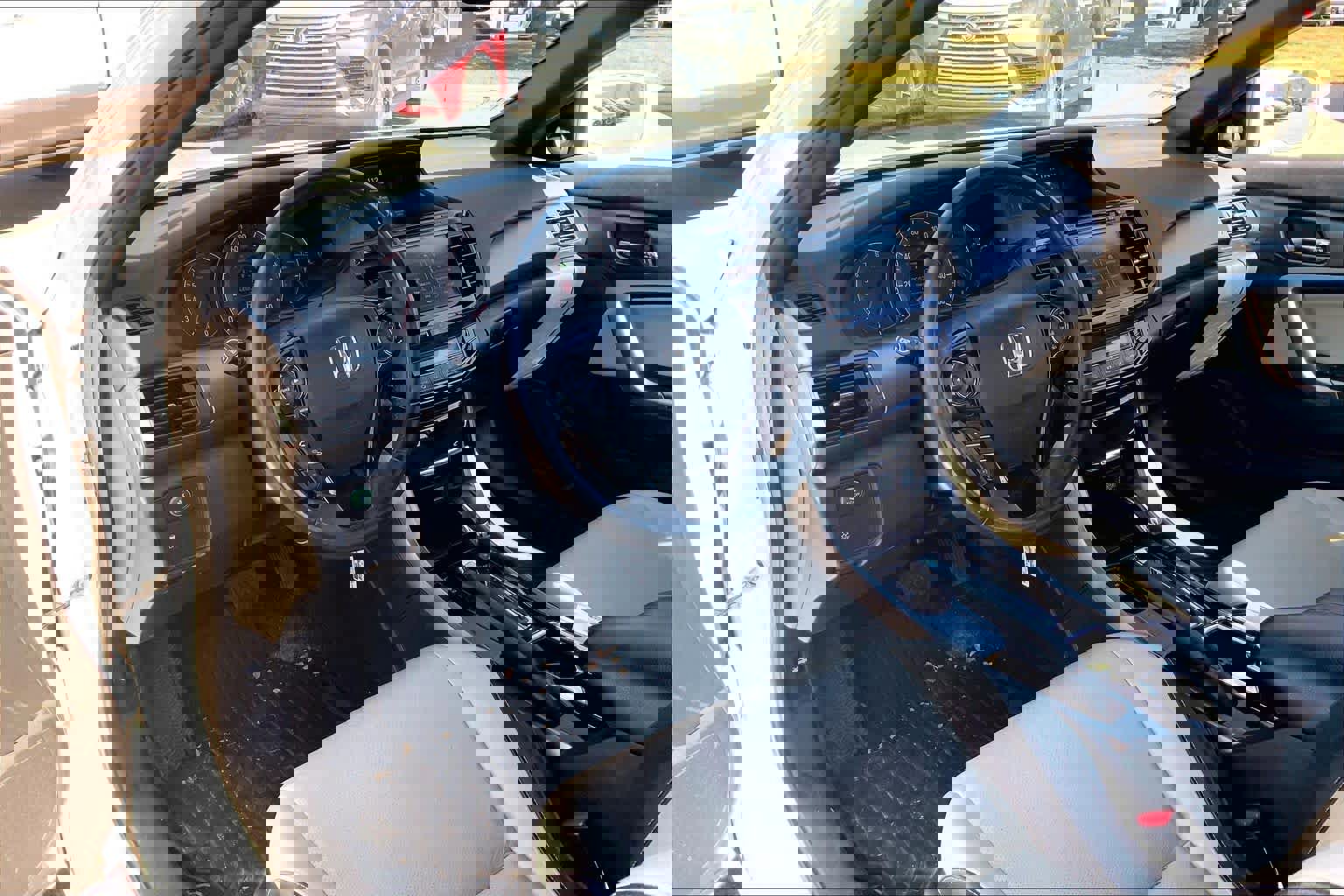 Used 2017 Honda Accord EX-L image 18