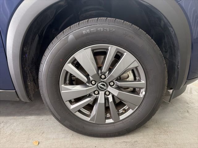 Used 2024 Nissan Pathfinder SV FWD image 11