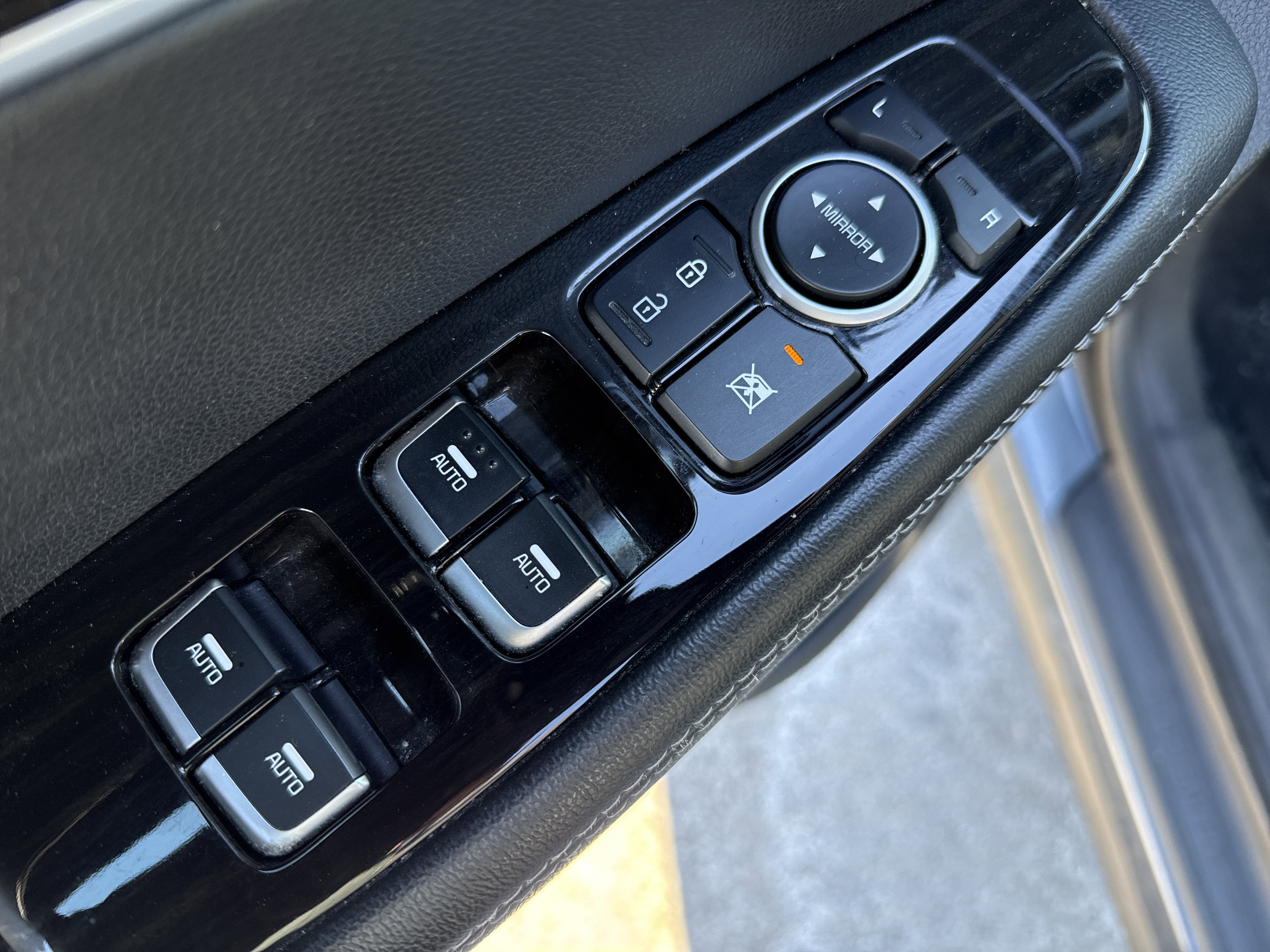 Used 2020 Kia Sorento AWD V6 image 17