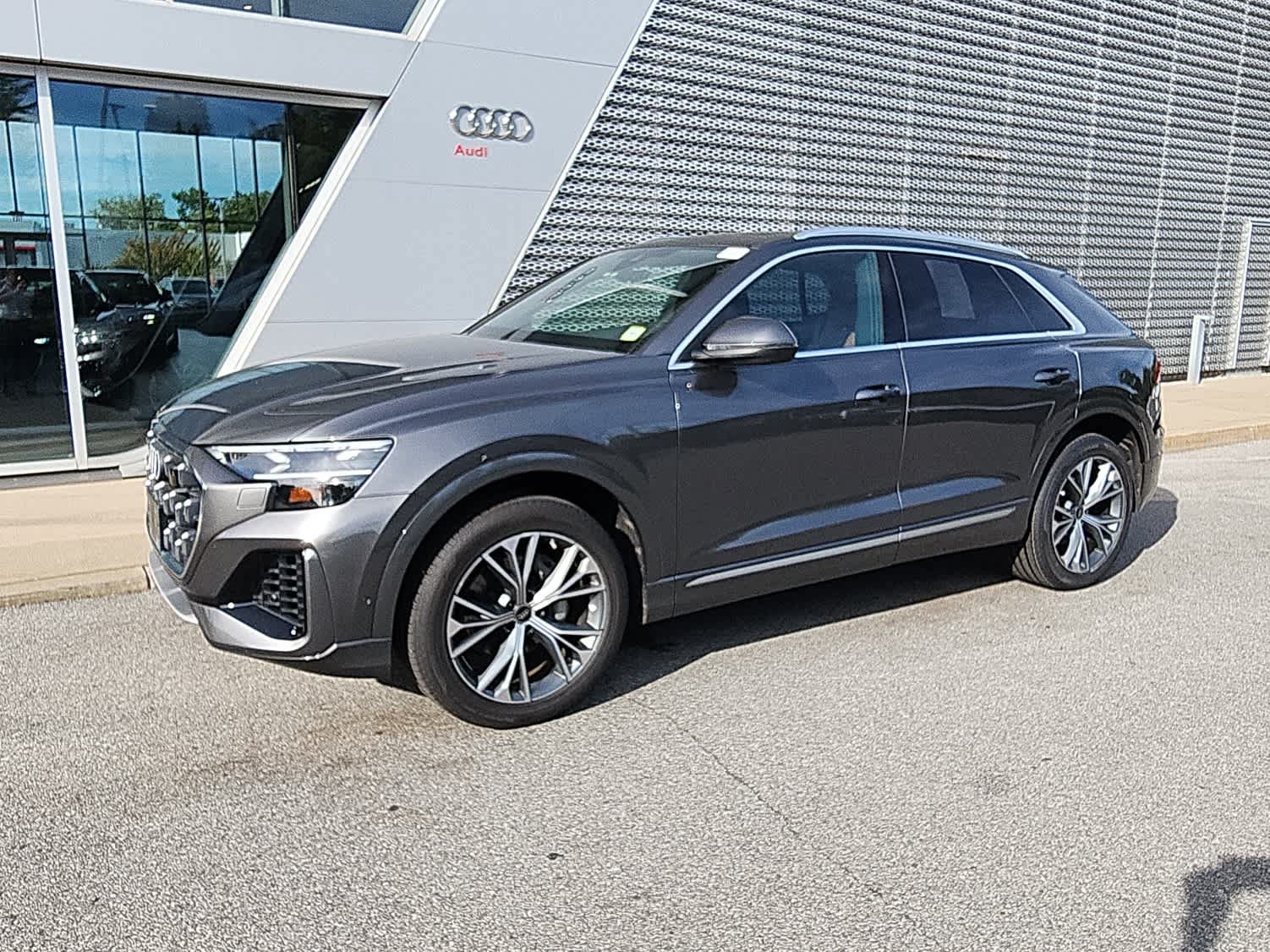 Certified 2025 Audi Q8 Premium Plus AWD/4WD image 1