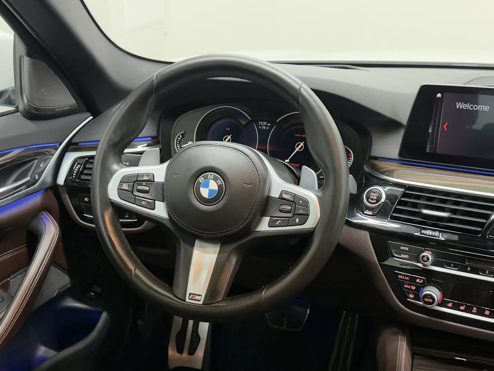 Used 2019 BMW 540i w/ M Sport Package image 17