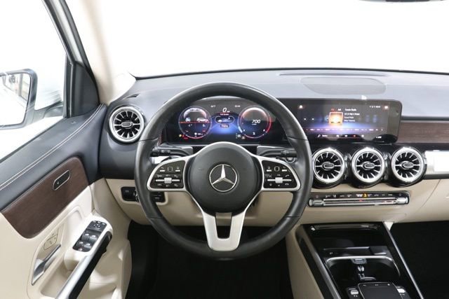 Used 2022 Mercedes-Benz GLB 250 4MATIC image 10