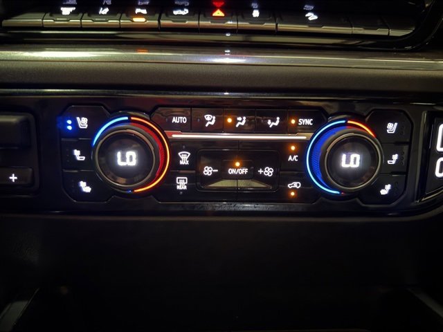 Used 2024 Chevrolet Silverado 2500 LTZ w/ LTZ Convenience Package image 20