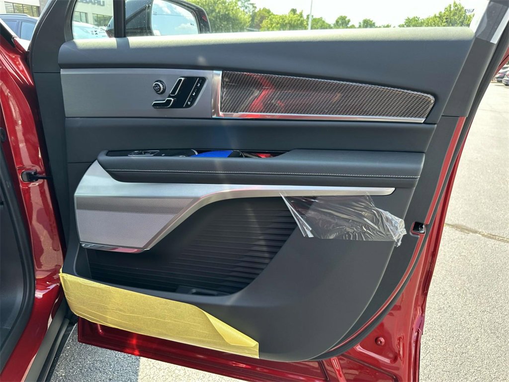 New 2026 Cadillac Vistiq Sport image 8